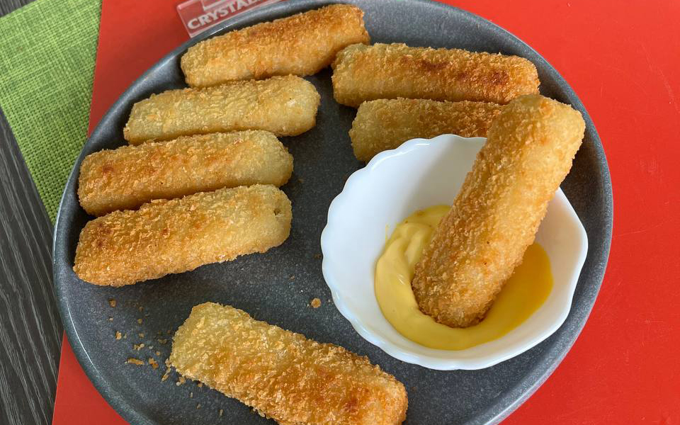 Палочки из филе минтая в панировке: обзор и приготовление